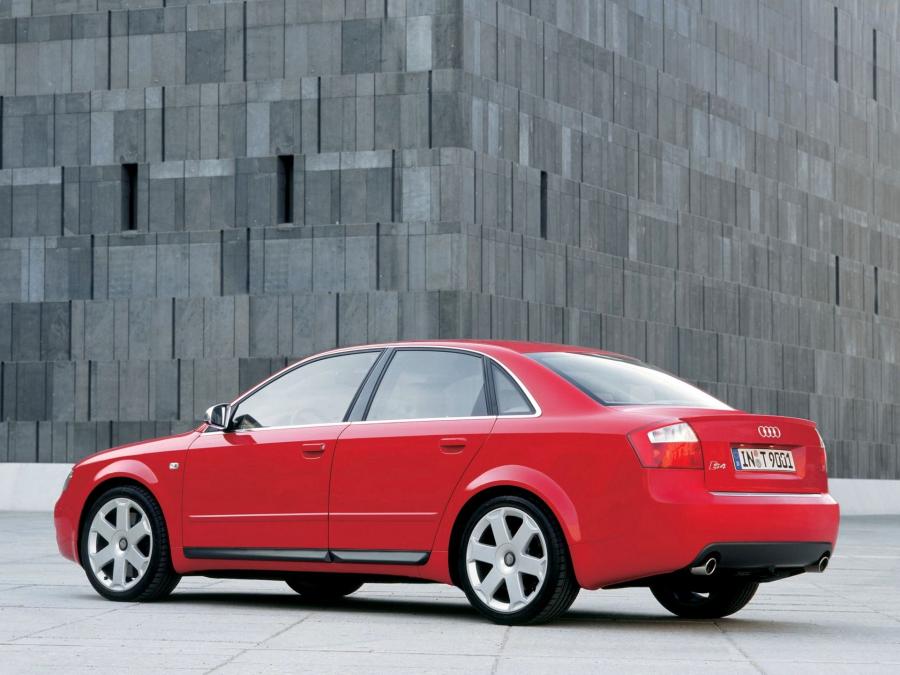  Audi S4 Sedan (B6, 8E) 2003 года  (фото 13 из 18)